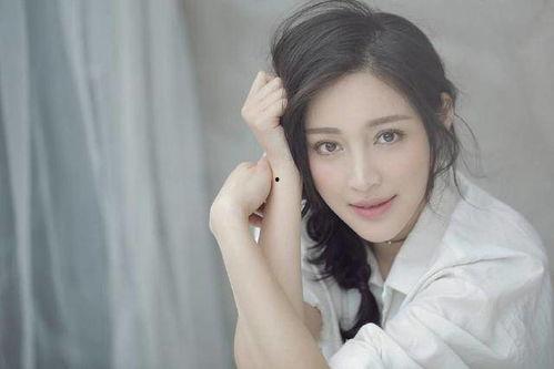 甘婷婷的照片,光影交织下的美丽传奇